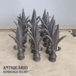 Ponteiras de grade antiga em alumínio