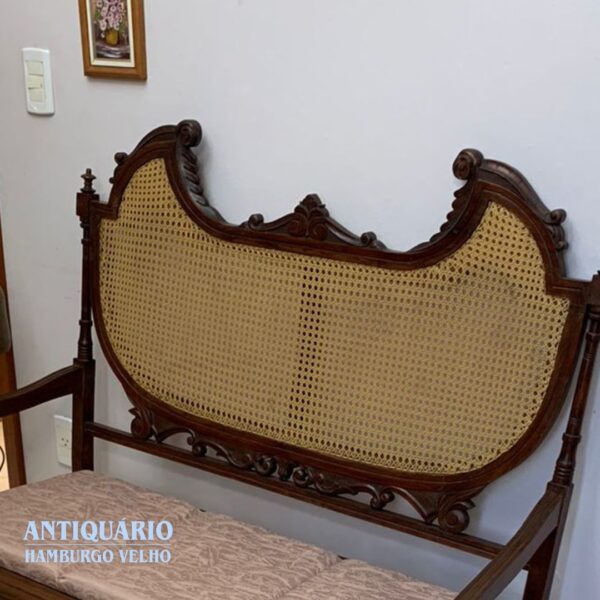 Poltrona de madeira, antiga - Imagem 4