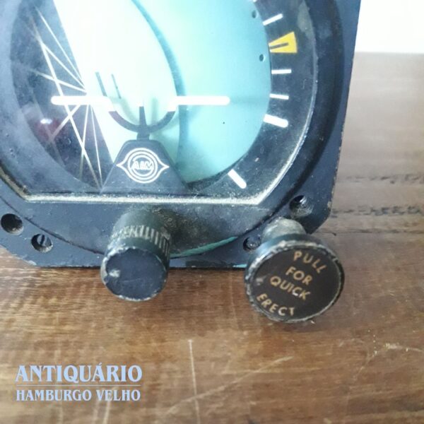 Antigo indicador de horizonte para avião - Imagem 4