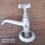 Torneira curta, marca Meber