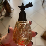 Vidro de perfume lapidado de acionamento