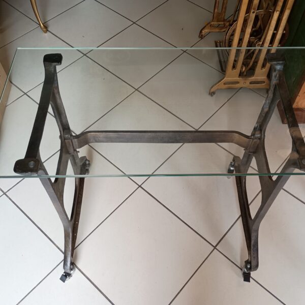 Mesa com tampo de vidro - Imagem 3