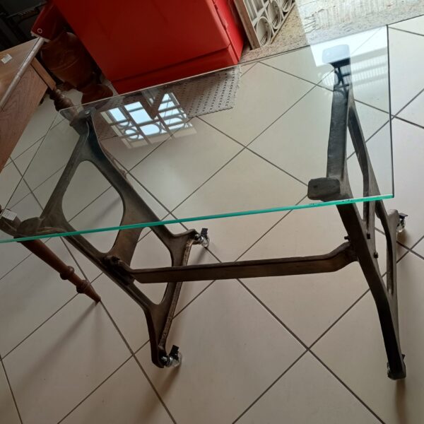 Mesa com tampo de vidro - Imagem 4