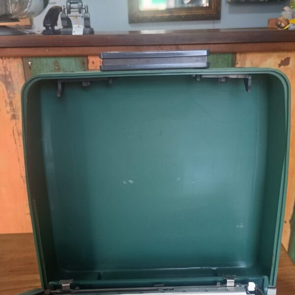 Máquina de escrever portátil Olivetti - Imagem 5