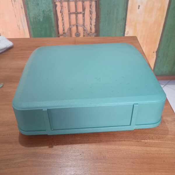 Máquina de escrever portátil Olivetti - Imagem 6