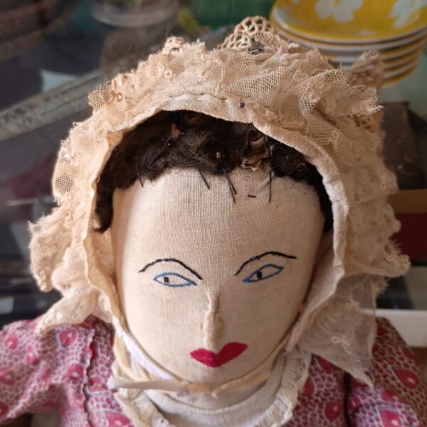 Boneca artesanal de pano - Imagem 4