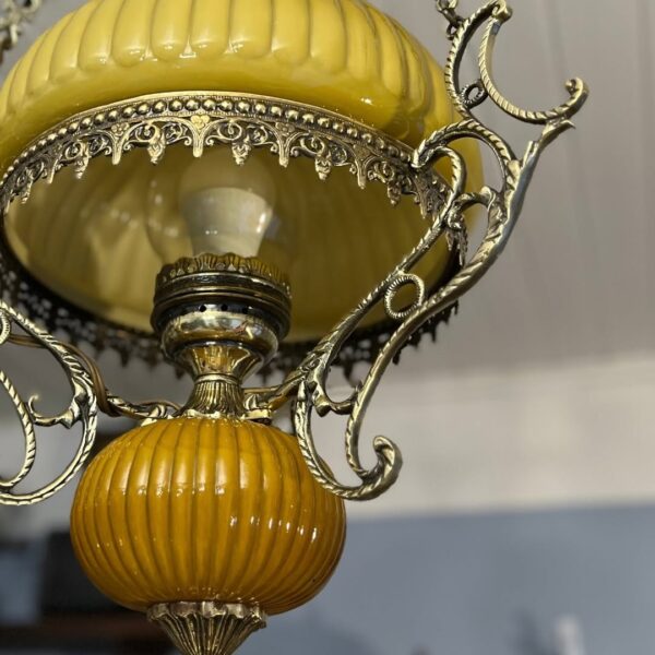 Lustre de bronze com cúpula em vidro âmbar - Imagem 5
