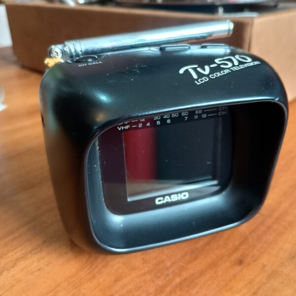 Mini TV Casio modelo Tv-570