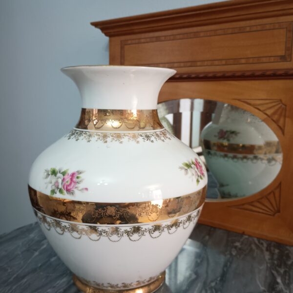 Vaso de porcelana floral